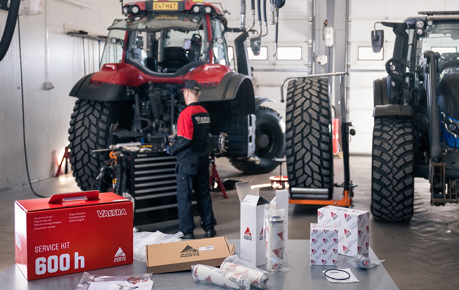 Genuine spare parts installed by an authorised service dealer are safe and optimised for Valtra. For example, a universal oil suitable for many uses is always a compromise compared to a lubricant optimised specifically for Valtra.